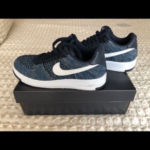 Nike Flyknit Air Force one low